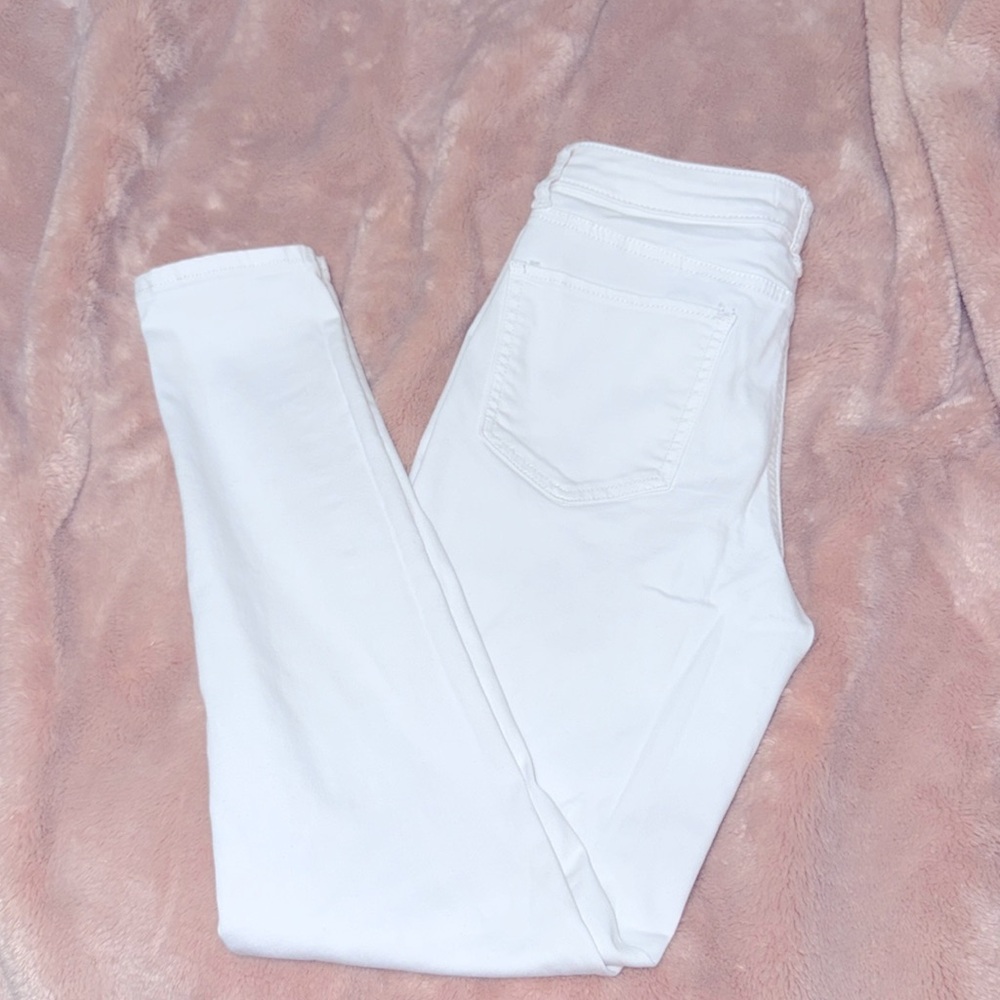 So white jeans stretchy no stains brand new size 7